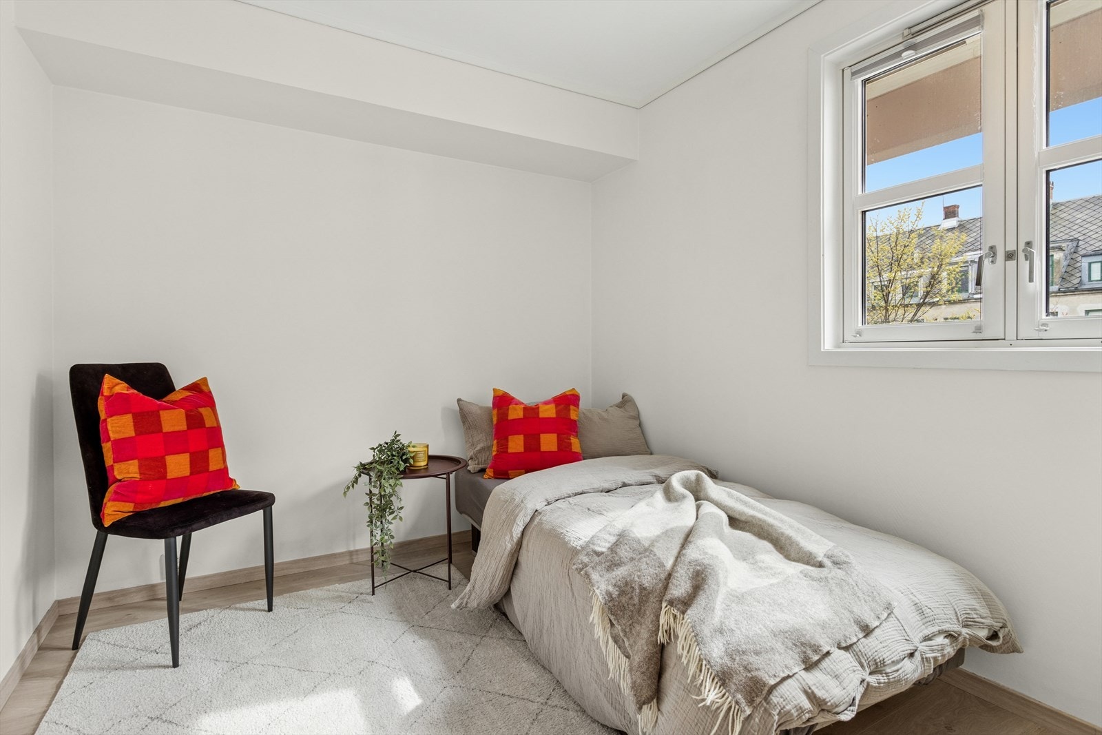 Her har du plass til dobbeltseng og garderobe. Galleribilde