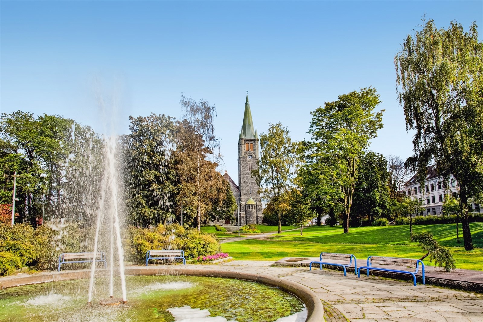 Lademoparken ligger i umiddelbar nærhet til leiligheten. Her kan du nyte later dager i solen. Galleribilde