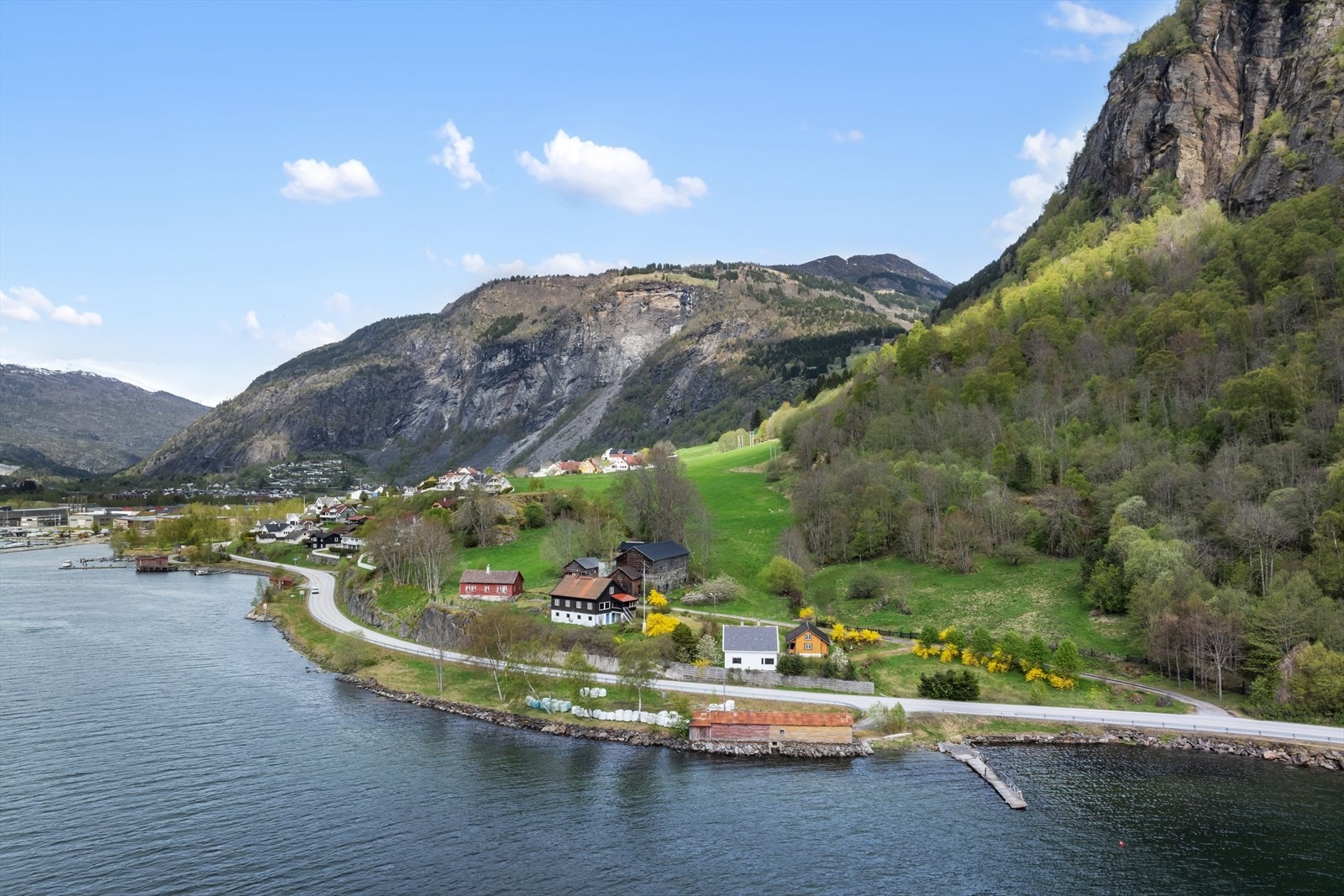 Velkommen til Garden Sandviken i Gaupne Galleribilde
