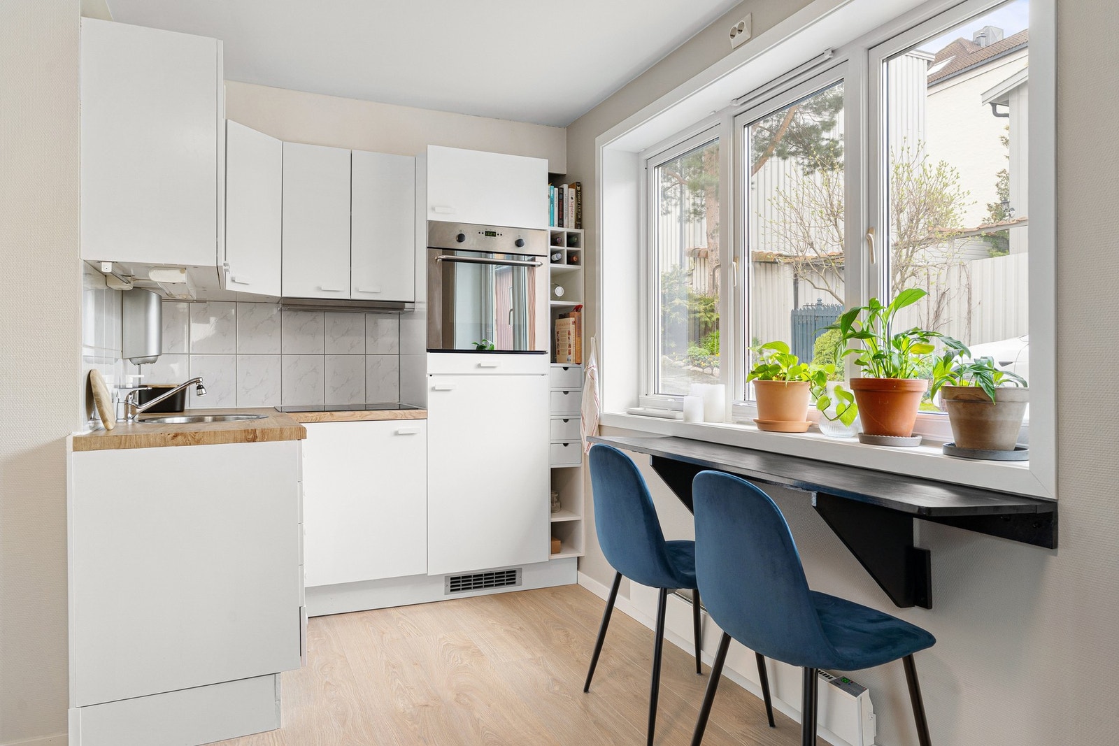 Det er laget en praktisk sittegruppe som kan legges ned. Galleribilde