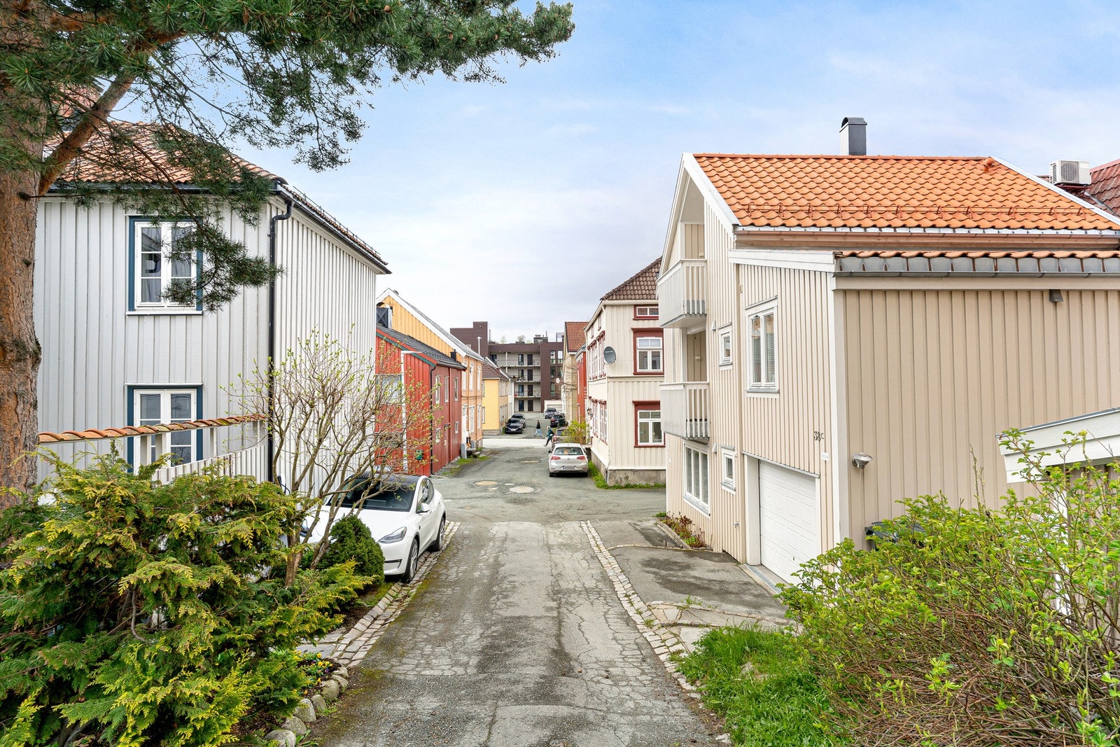 Leiligheten ligger i et svært sentral og attraktivt område med gangavstand til alt en trenger. Galleribilde