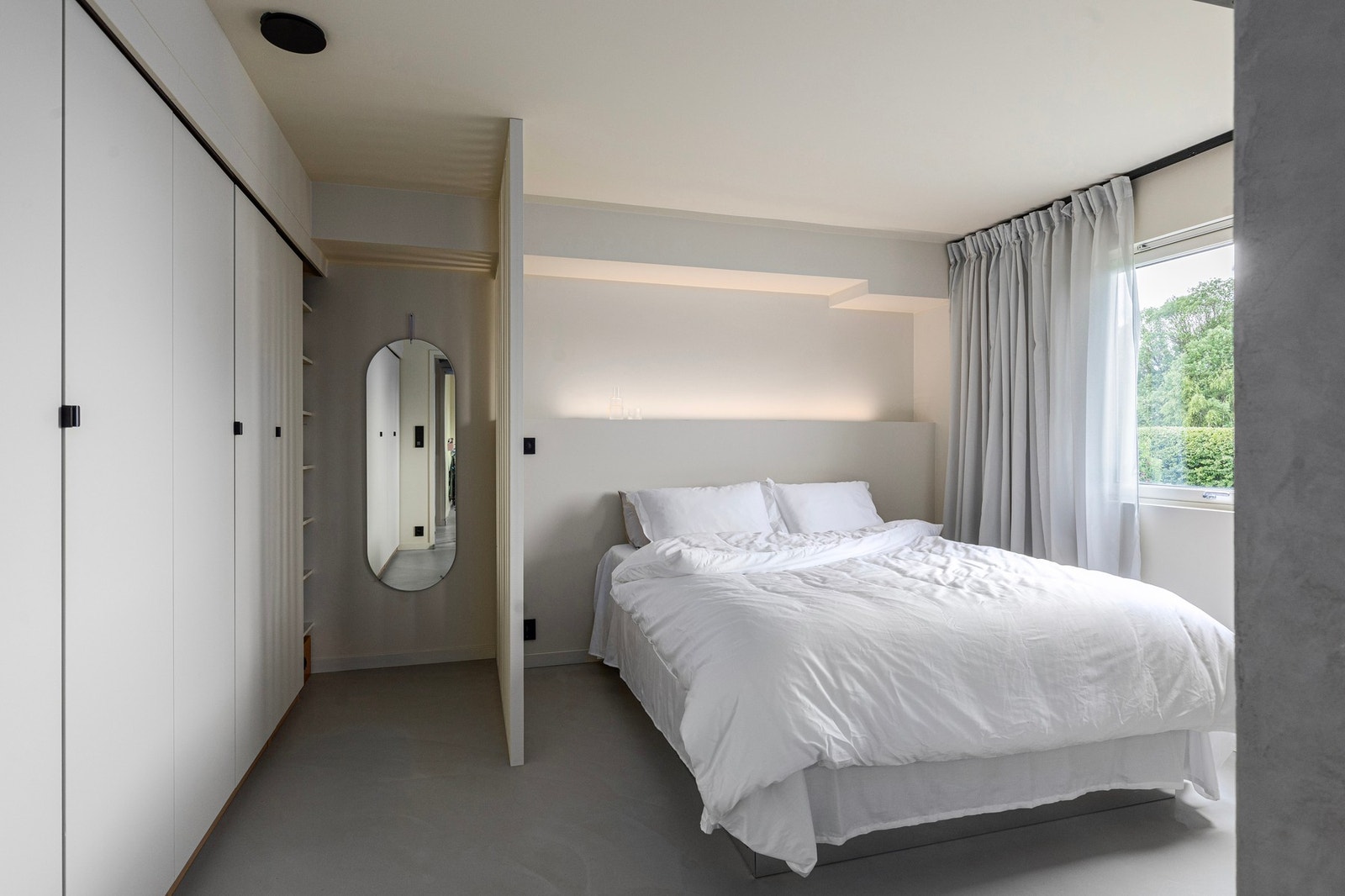 Hovedsoverommet er på hele 16 kvm og har en stor garderobeløsning. Galleribilde