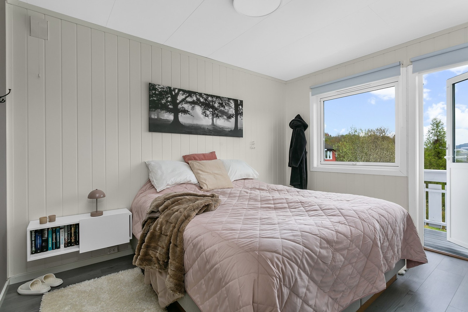 Soverom på 11m² med privat balkong. Galleribilde