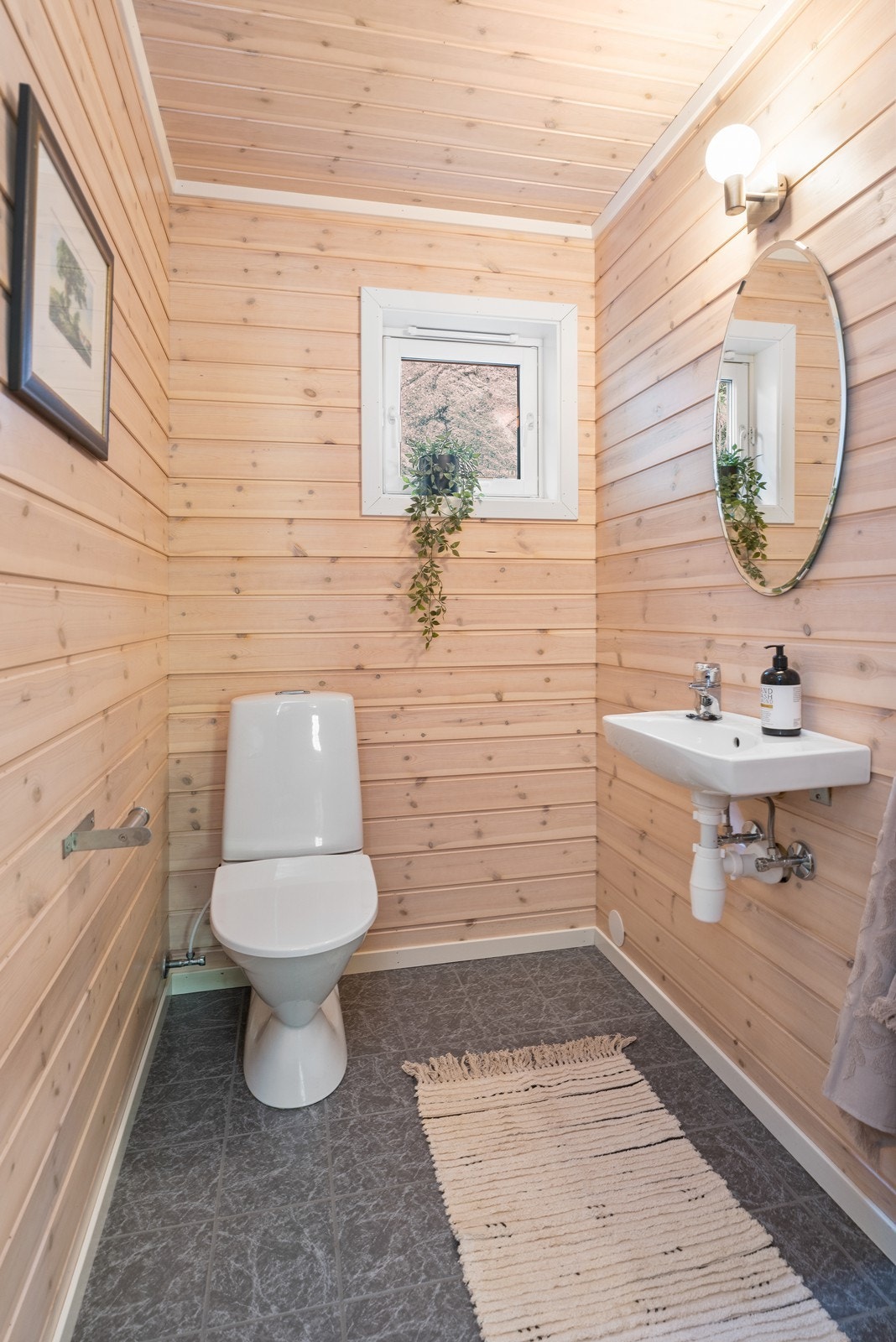 Et gjestetoalett med Galleribilde