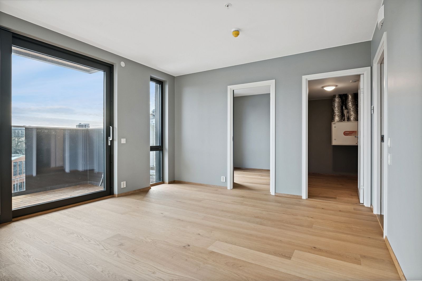 Hovedsoverom med egen balkong, walk-in closet og bod. Eller en ekstra stue? Galleribilde