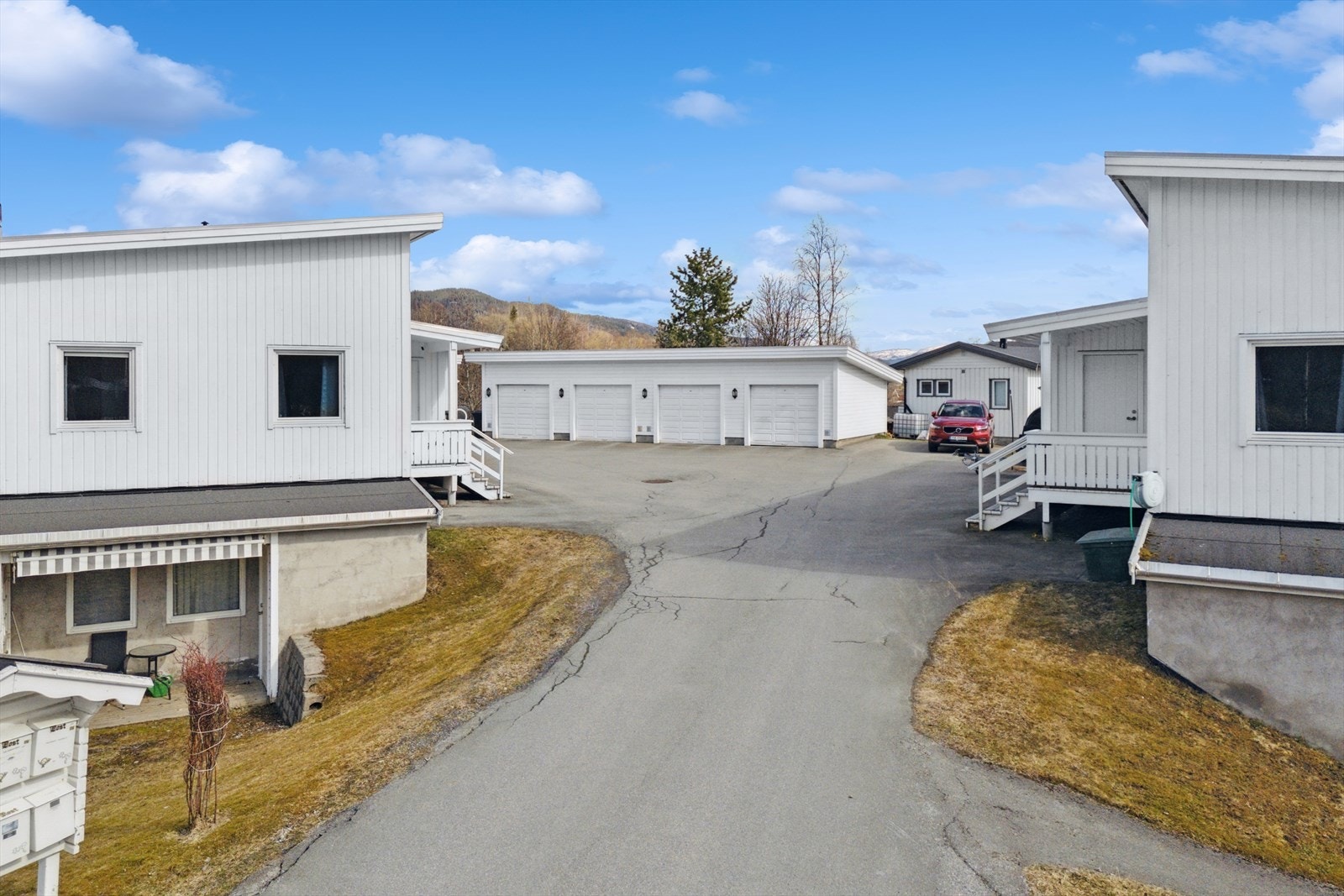 Innkjørsel Galleribilde