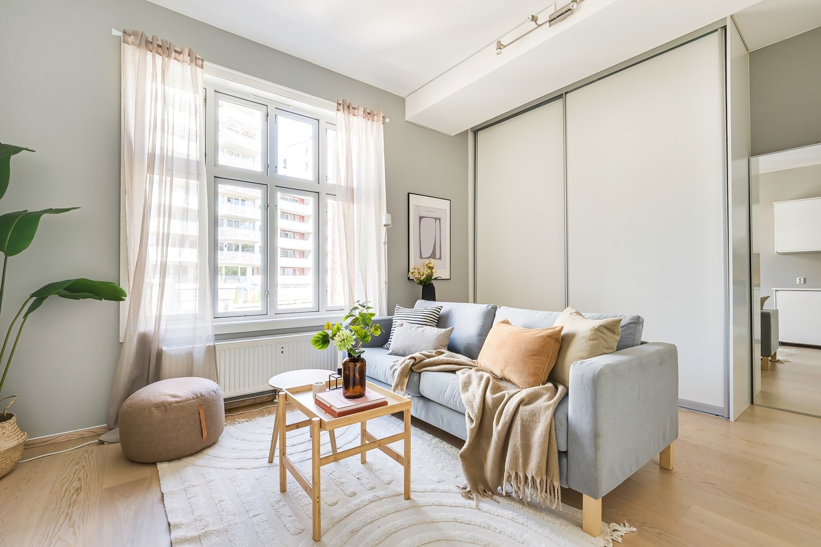 Åpen løsning med stue/kjøkken/soverom Galleribilde