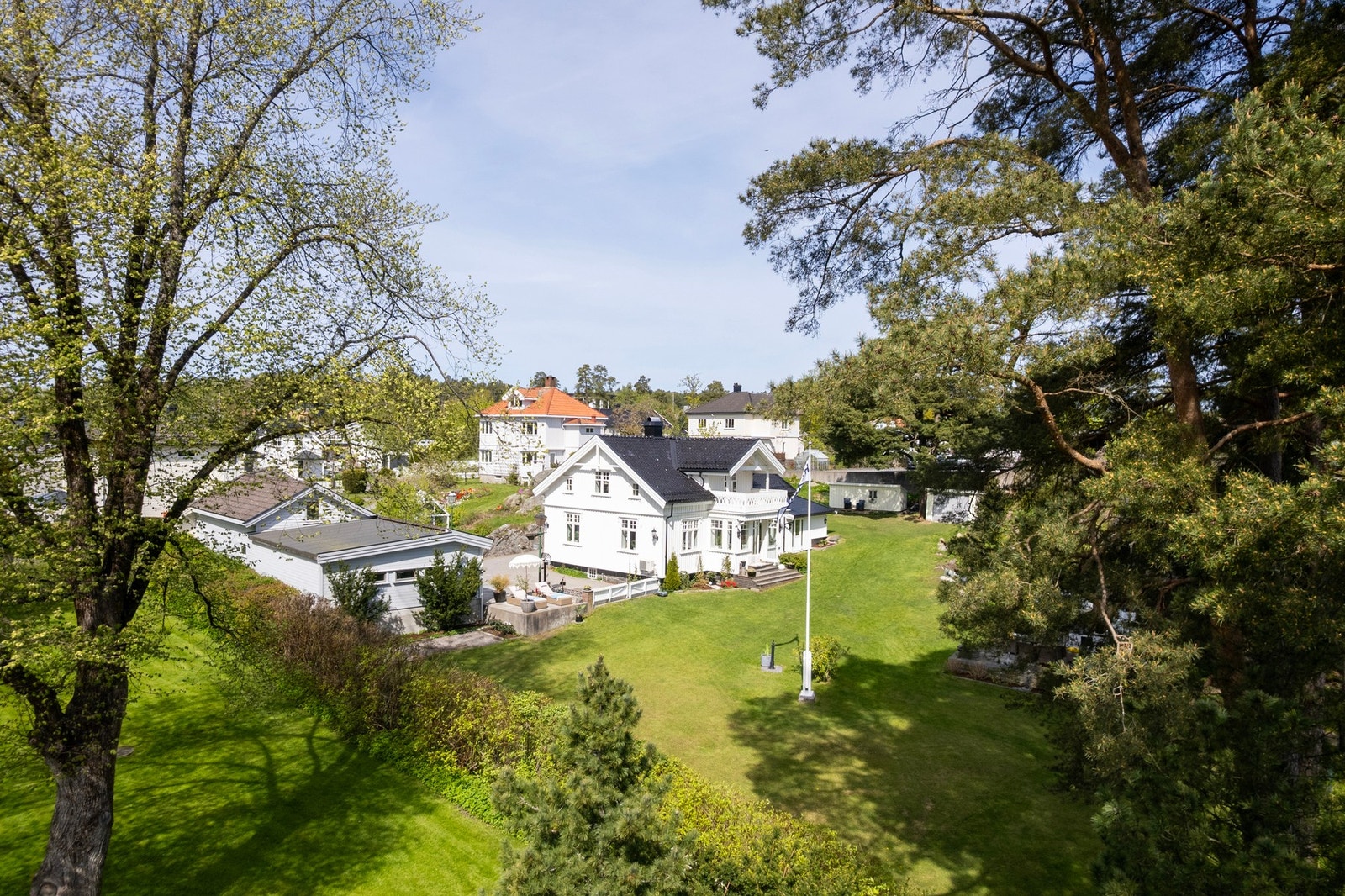 Stor deilig hage Galleribilde