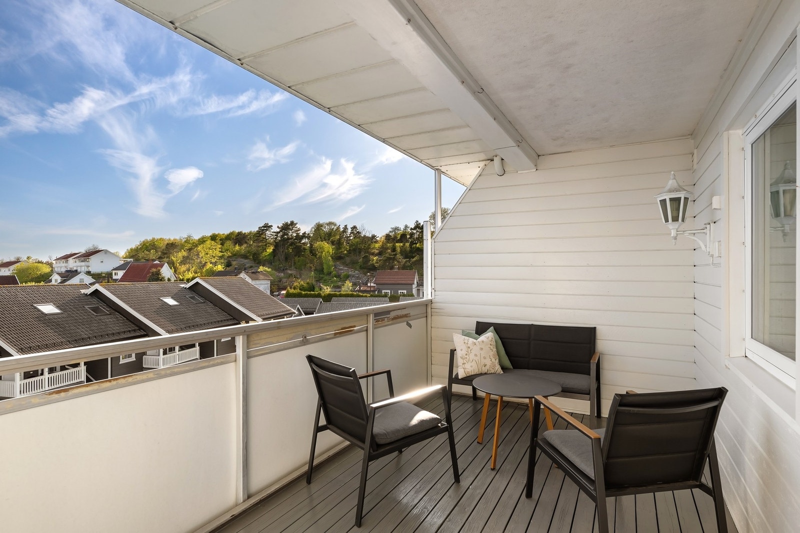 Her sitter man lunt og skjermet. Galleribilde