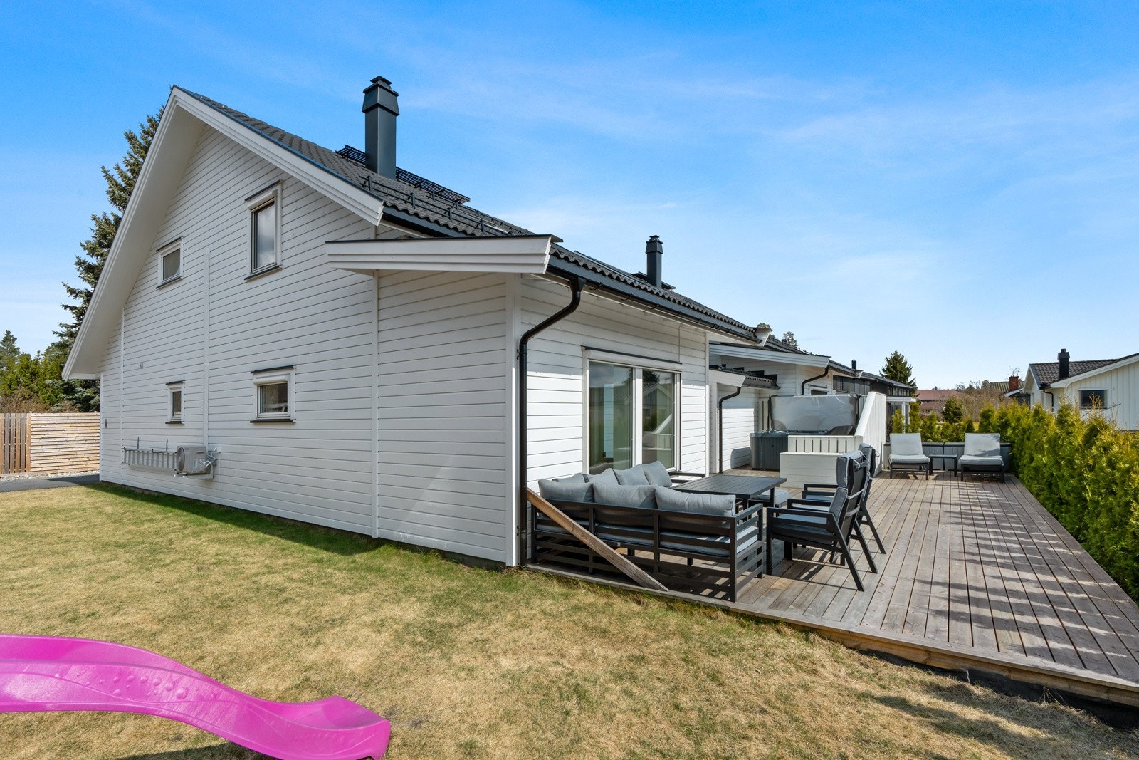 Her bor du i barnevennlige omgivelser med nærhet til sentrums yrende liv. Galleribilde