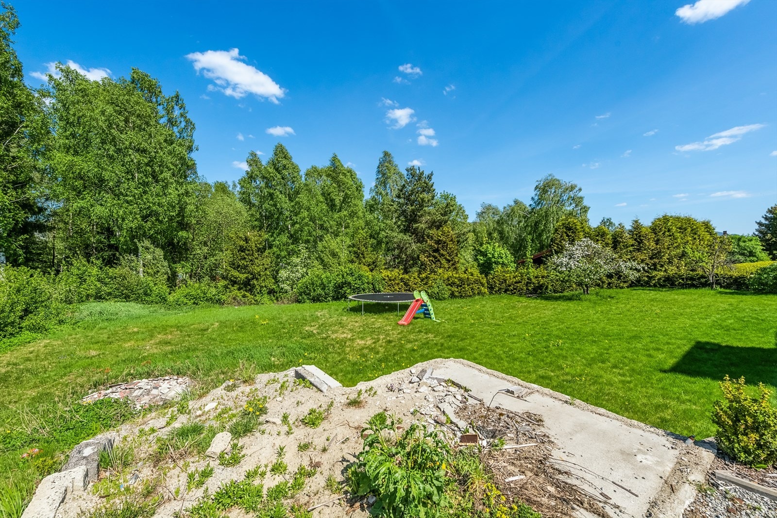 Tomten er i hovedsak flat. Galleribilde
