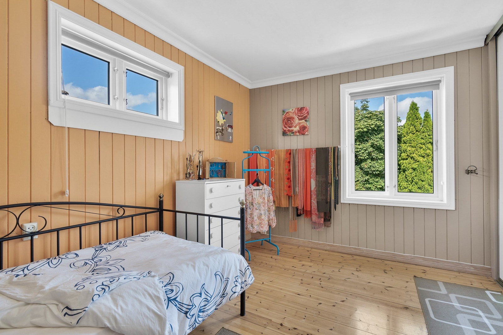 Det minste soverommet i etasjen men mer enn stort nok til alt man trenger Galleribilde