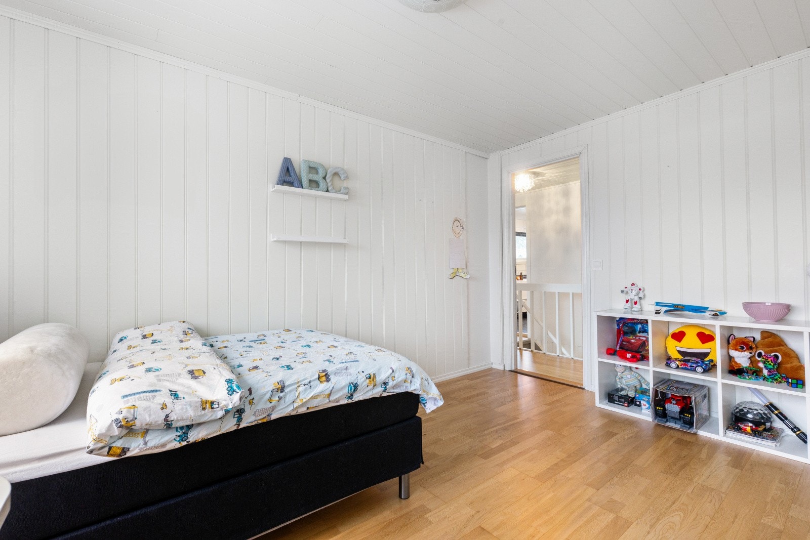 Alle soverommene i boligen er lyse og flotte Galleribilde