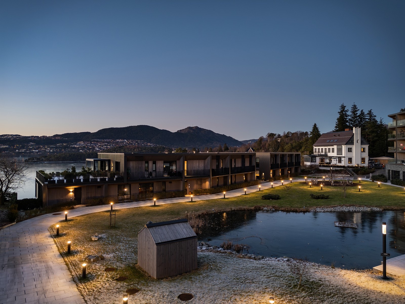Tenk deg en rolig kveldstur hjem gjennom parken, etter en hyggelig middag på Konow. Galleribilde