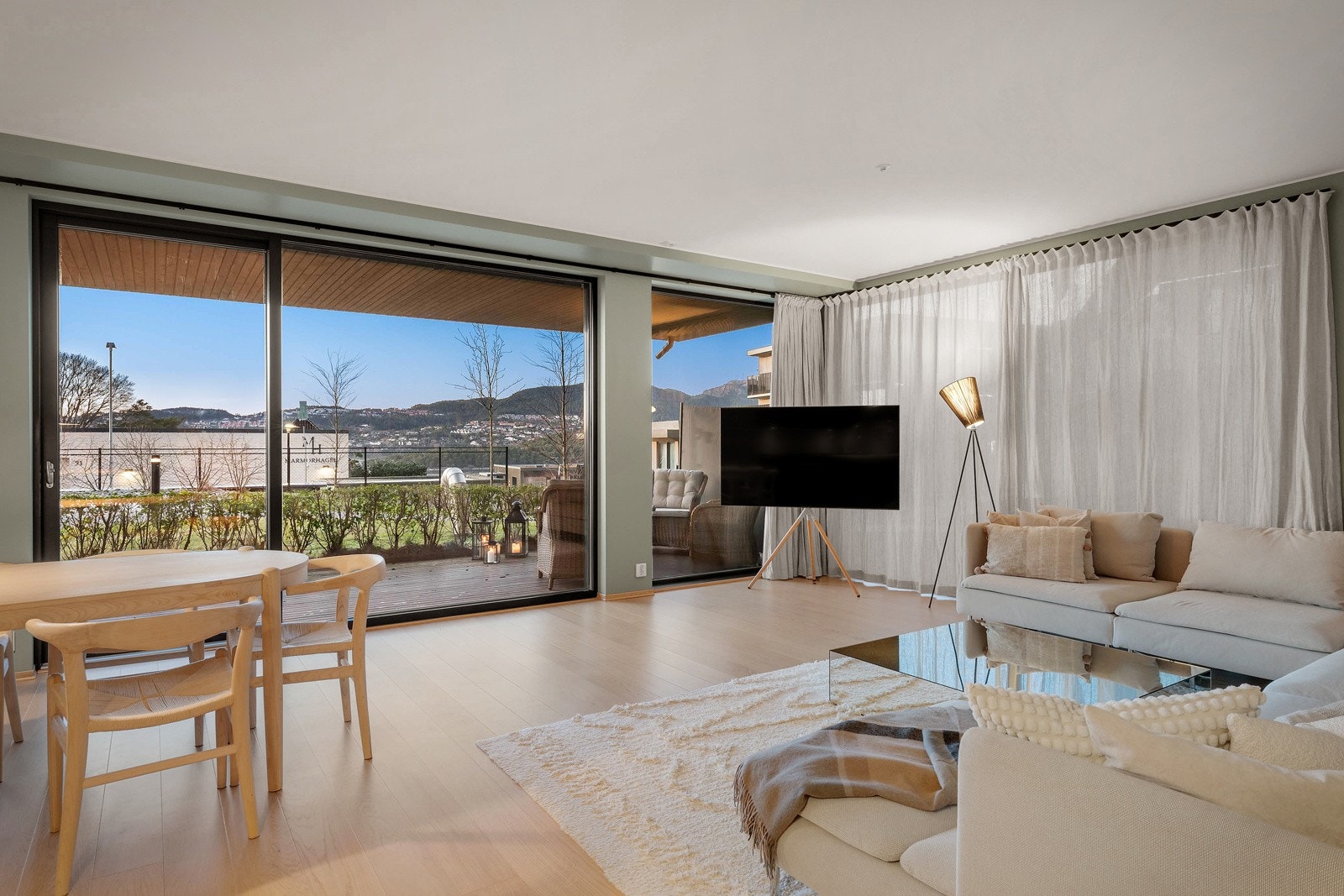 Stue og kjøkken er på hele 48 kvm. Galleribilde