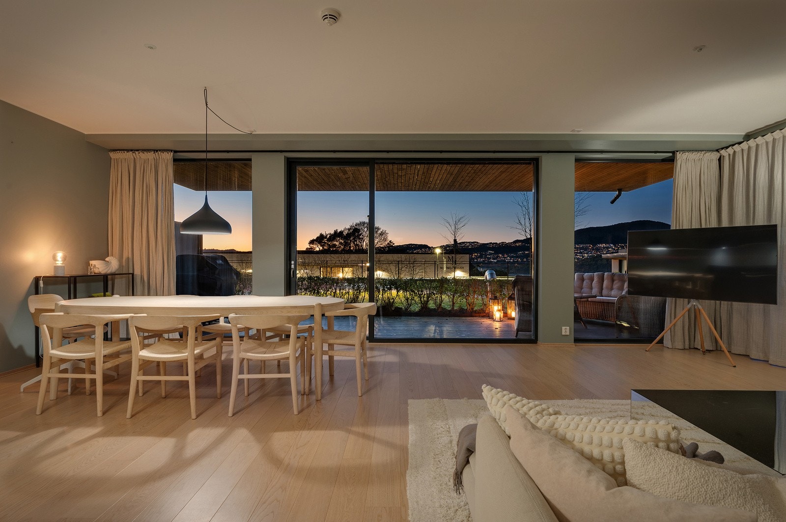 Høy komfort med vannbåren gulvvarme og balansert ventilasjonsanlegg. Galleribilde