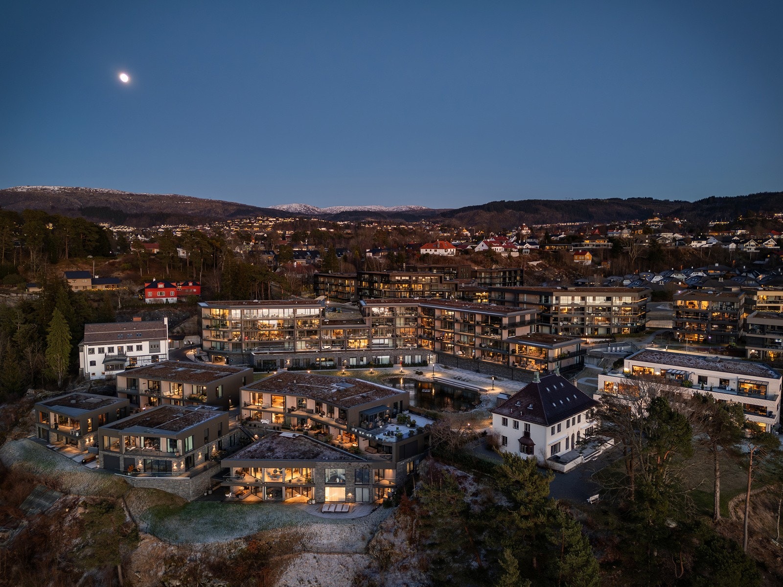 Leiligheten ligger fint til omtrent midt på Skjoldnes. Galleribilde
