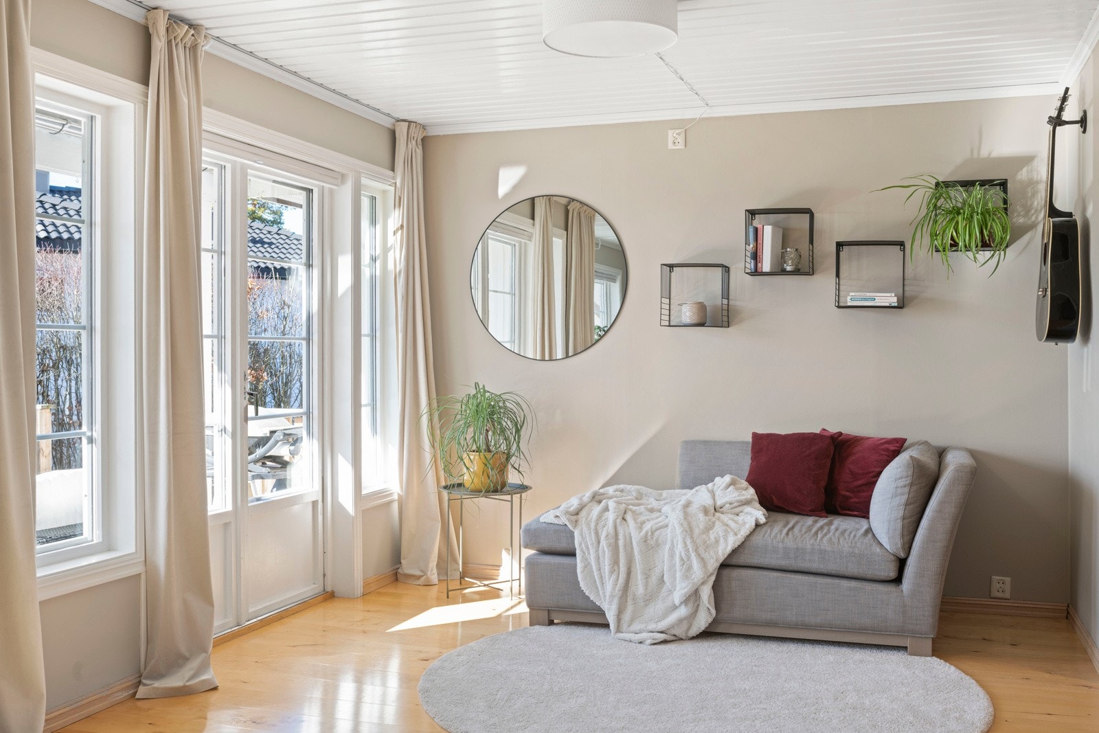 Fra stuen har du utgang til en flott terrasse. Galleribilde