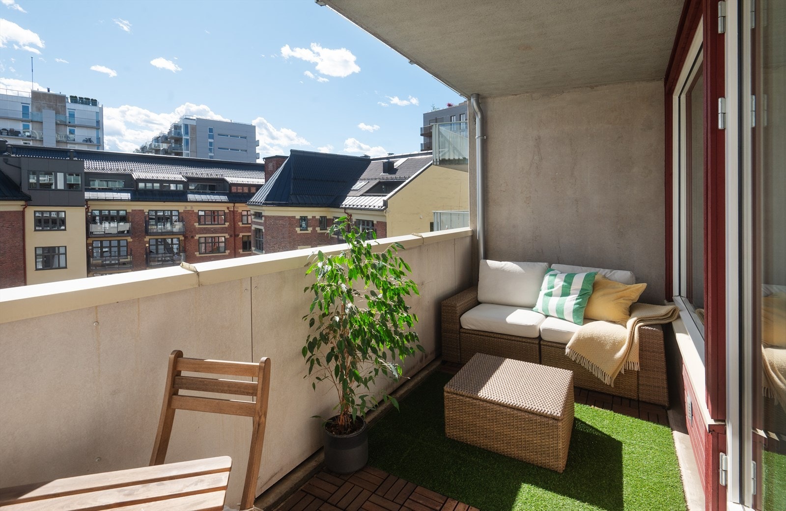 Balkongen er på 7,9kvm og har god plass til ønskelig utemøblement. Galleribilde