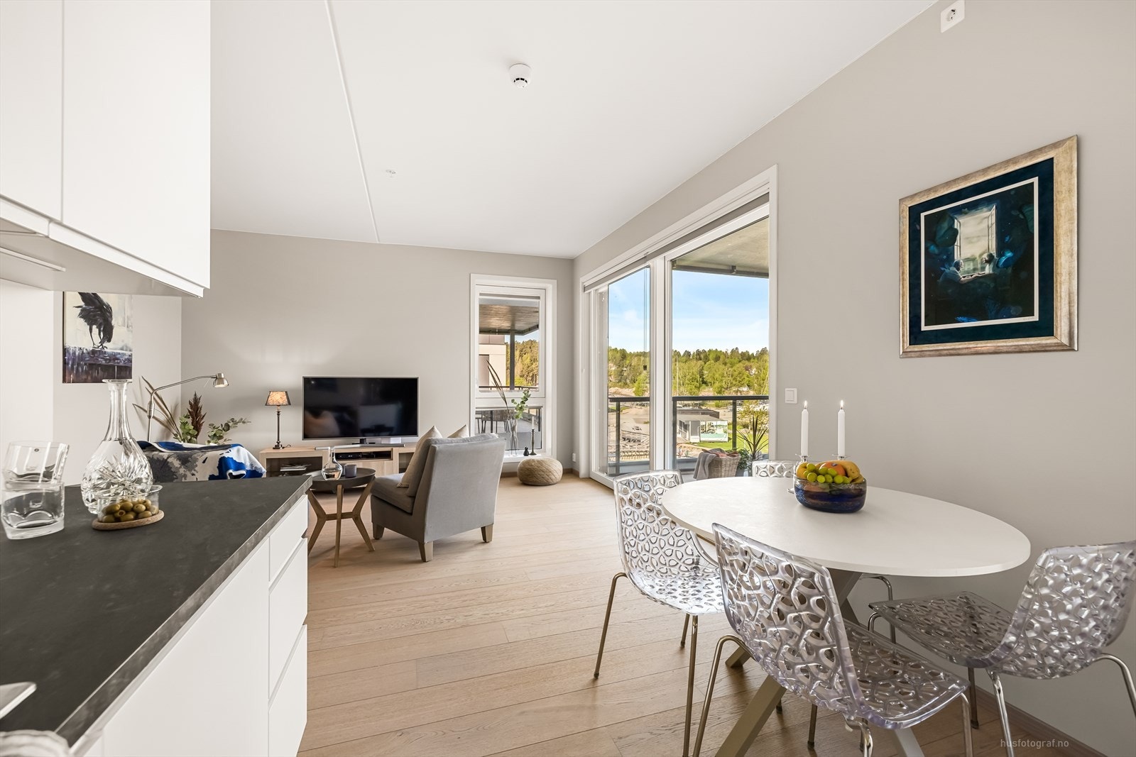 Boligen har en god nybolig standard fra 2023, og det er nybolig garanti frem til september 2028. Galleribilde