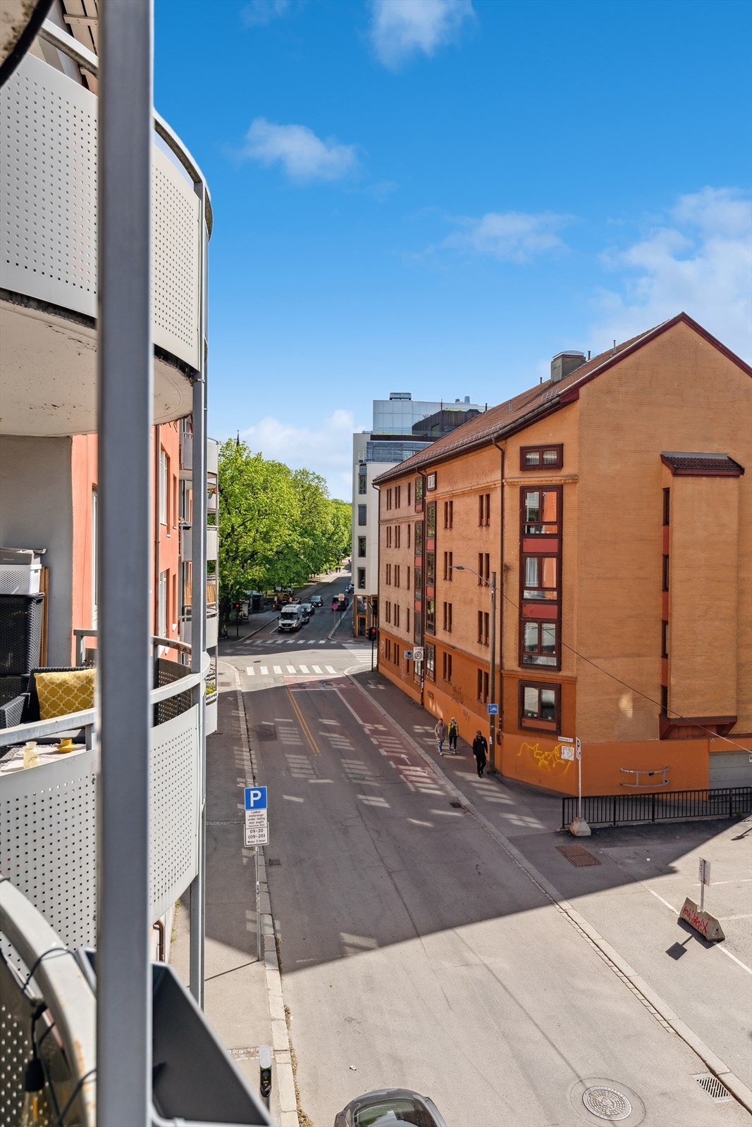 På grunn av leilighetens interne beliggenhet kommer du høyt opp og har relativt fritt utsyn og mye himmelutsikt Galleribilde