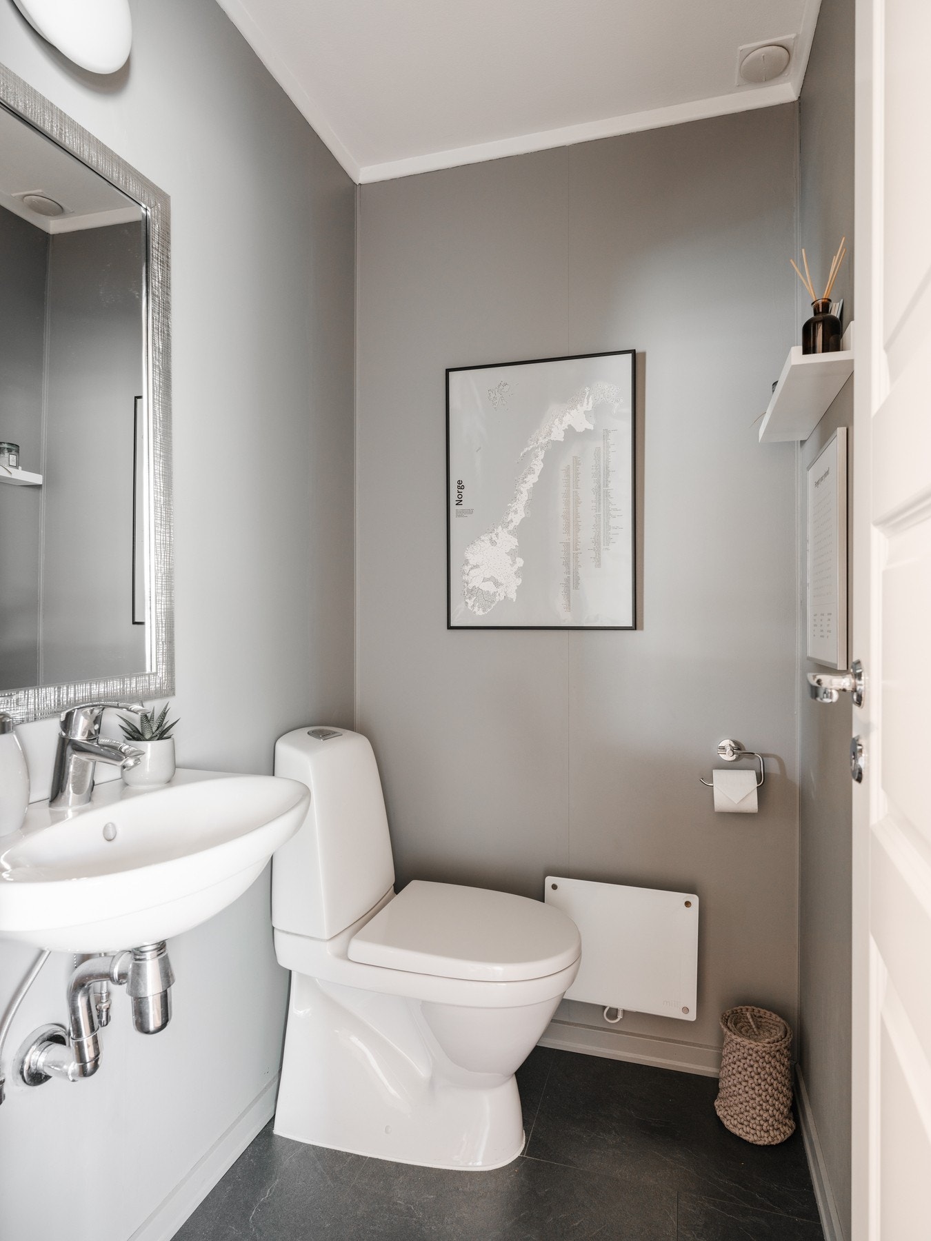 Separat toalettrom. Galleribilde