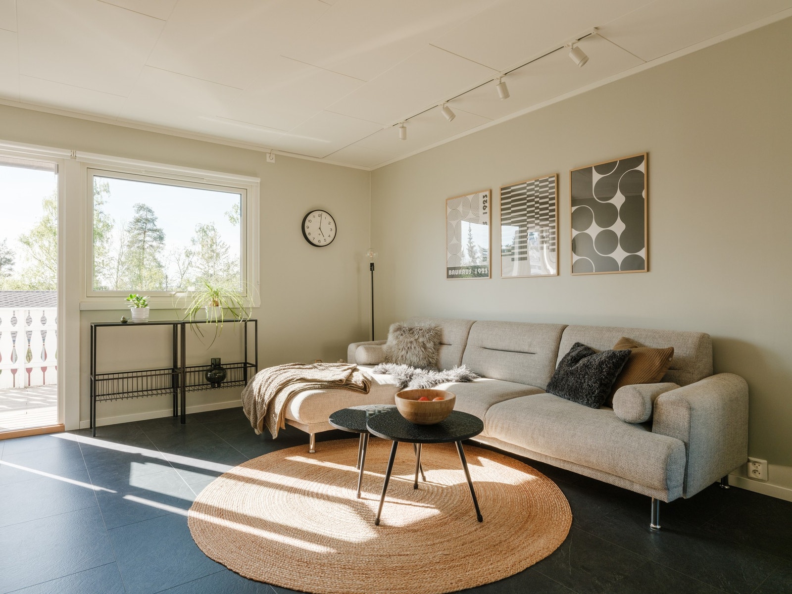 Stuen kan enkelt innredes med ønskelige møblementer. Galleribilde