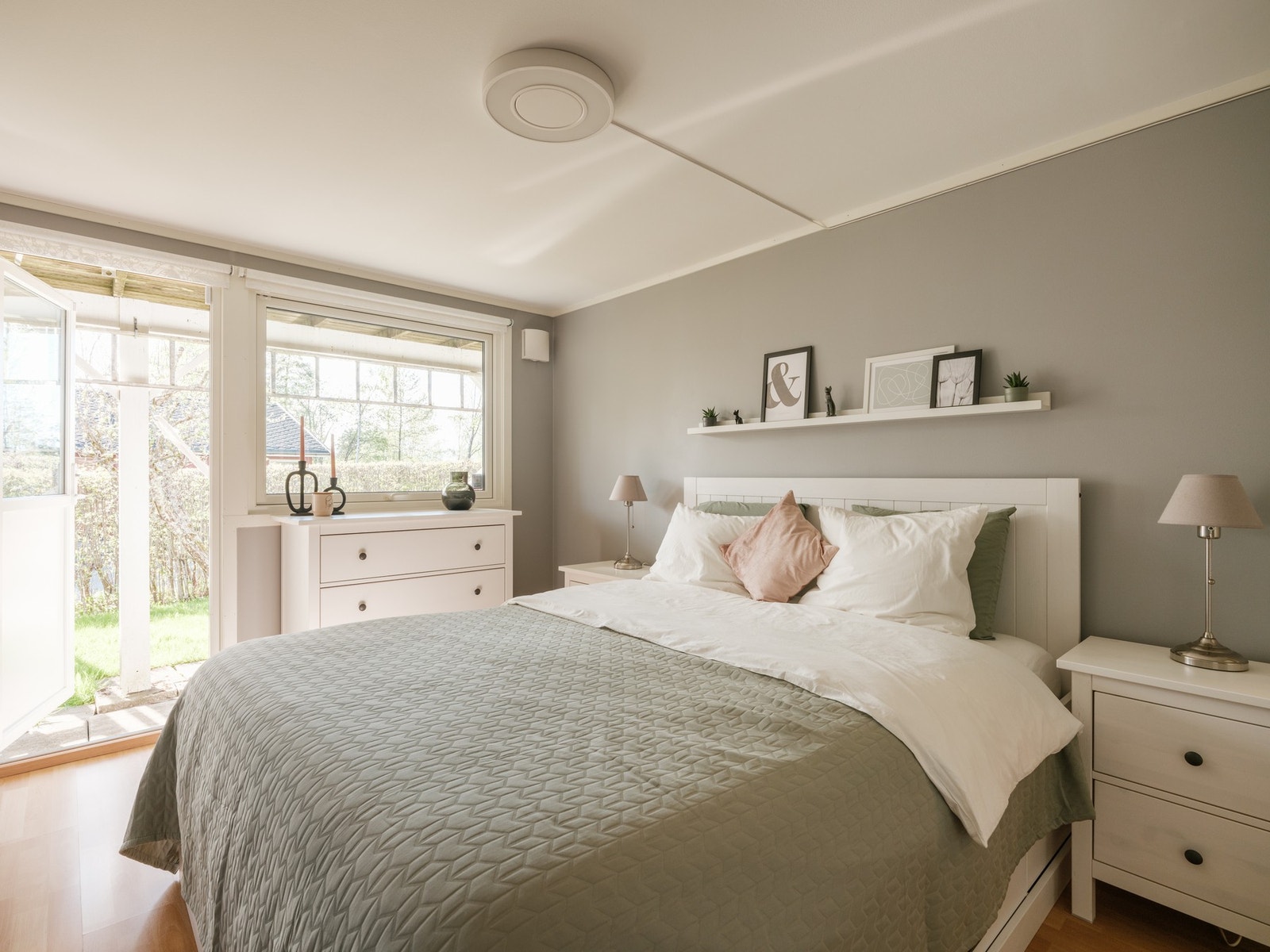 Boligen har totalt tre soverom i underetasjen. Galleribilde