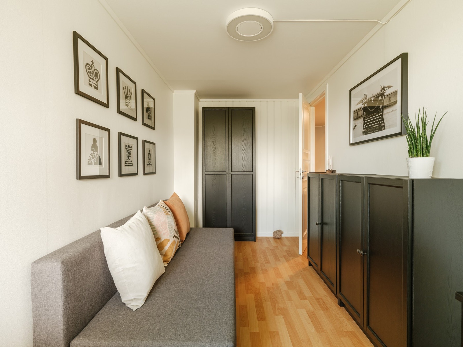 Innredet i dag som kontor. Galleribilde