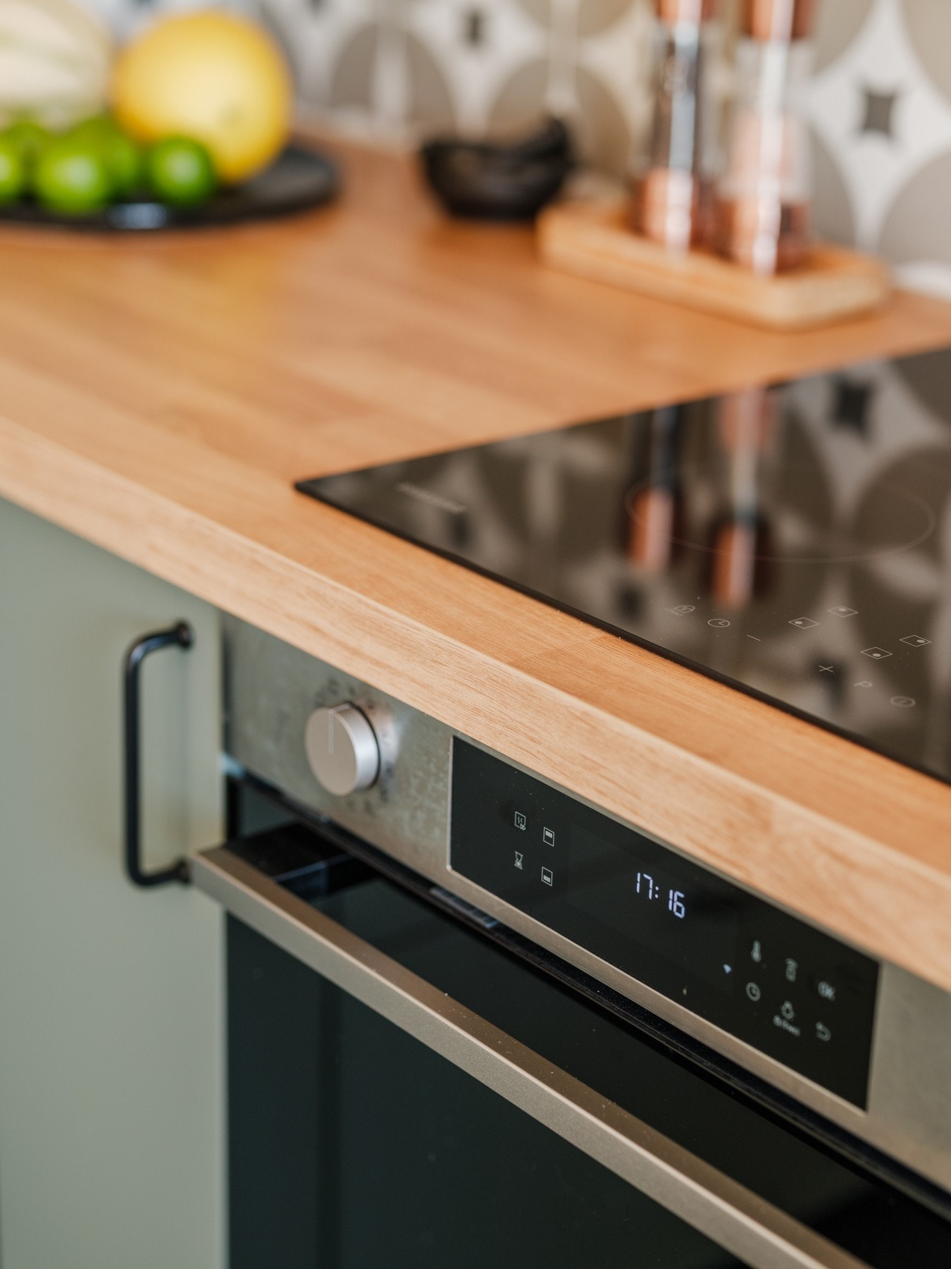 Stekeovn fra Samsung som er "dual cook", dvs. at man kan tilbrede to separate retter samtidig. Galleribilde