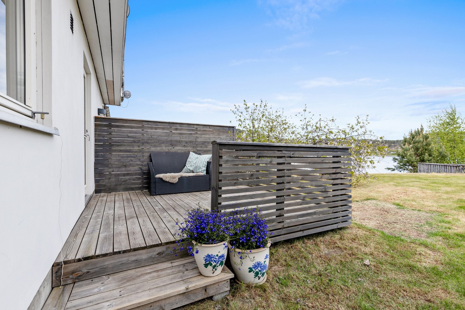 Hybelen har en fin uteplass. Galleribilde