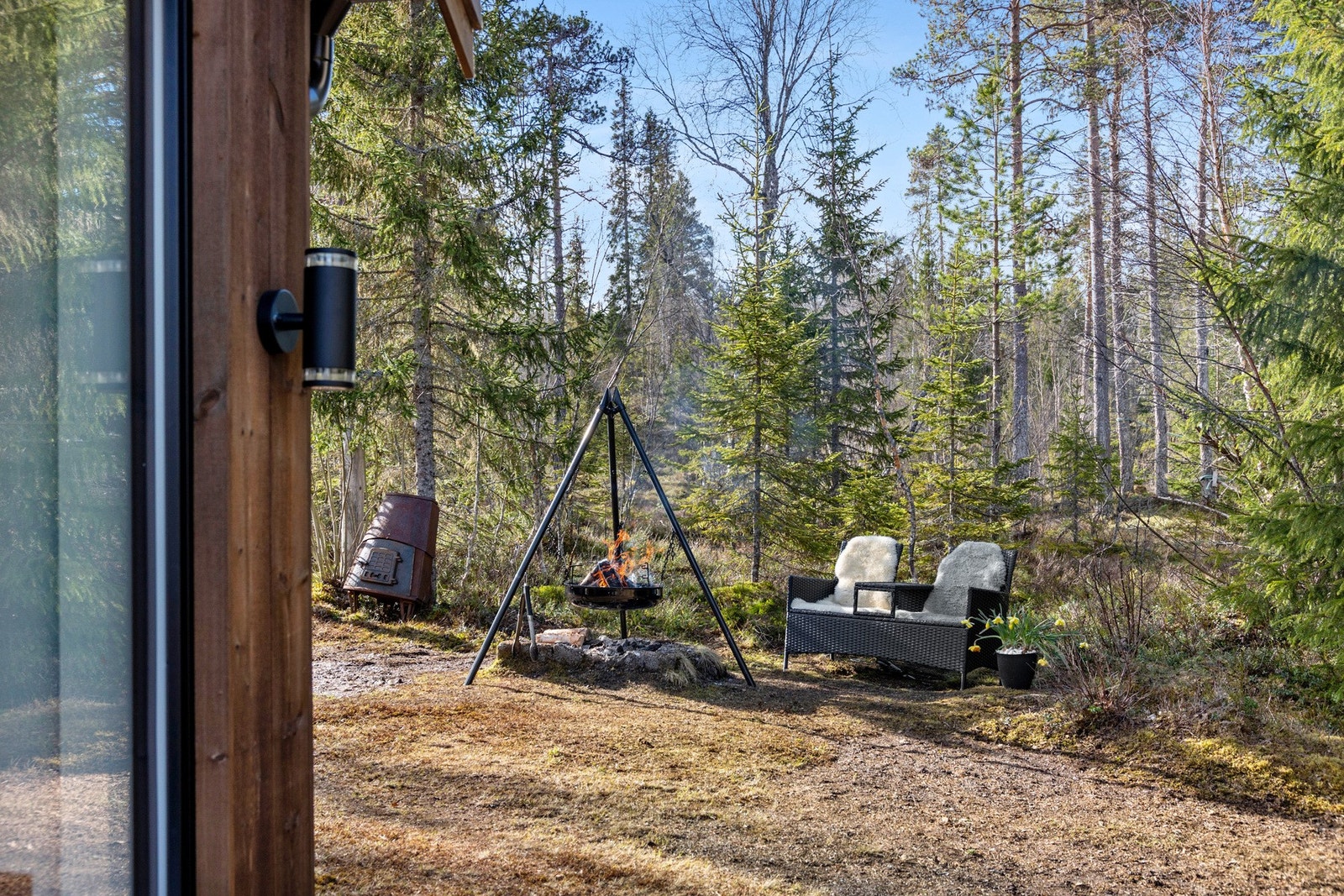 Tomten er på ca 1 mål og har umiddelbar tilgang til marka med gode skiløyper Galleribilde