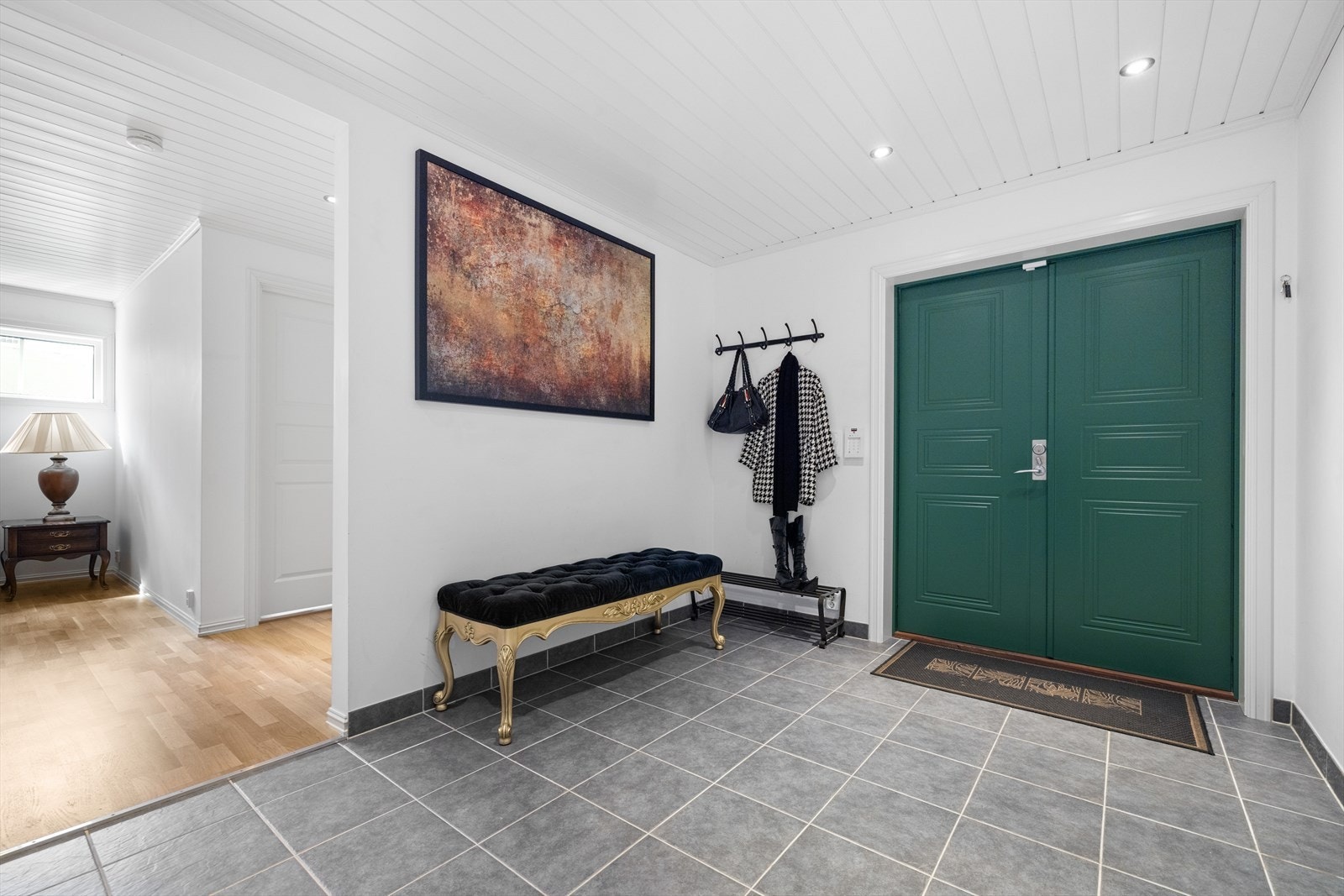 Representativ og romslig entré/hovedinngang Galleribilde