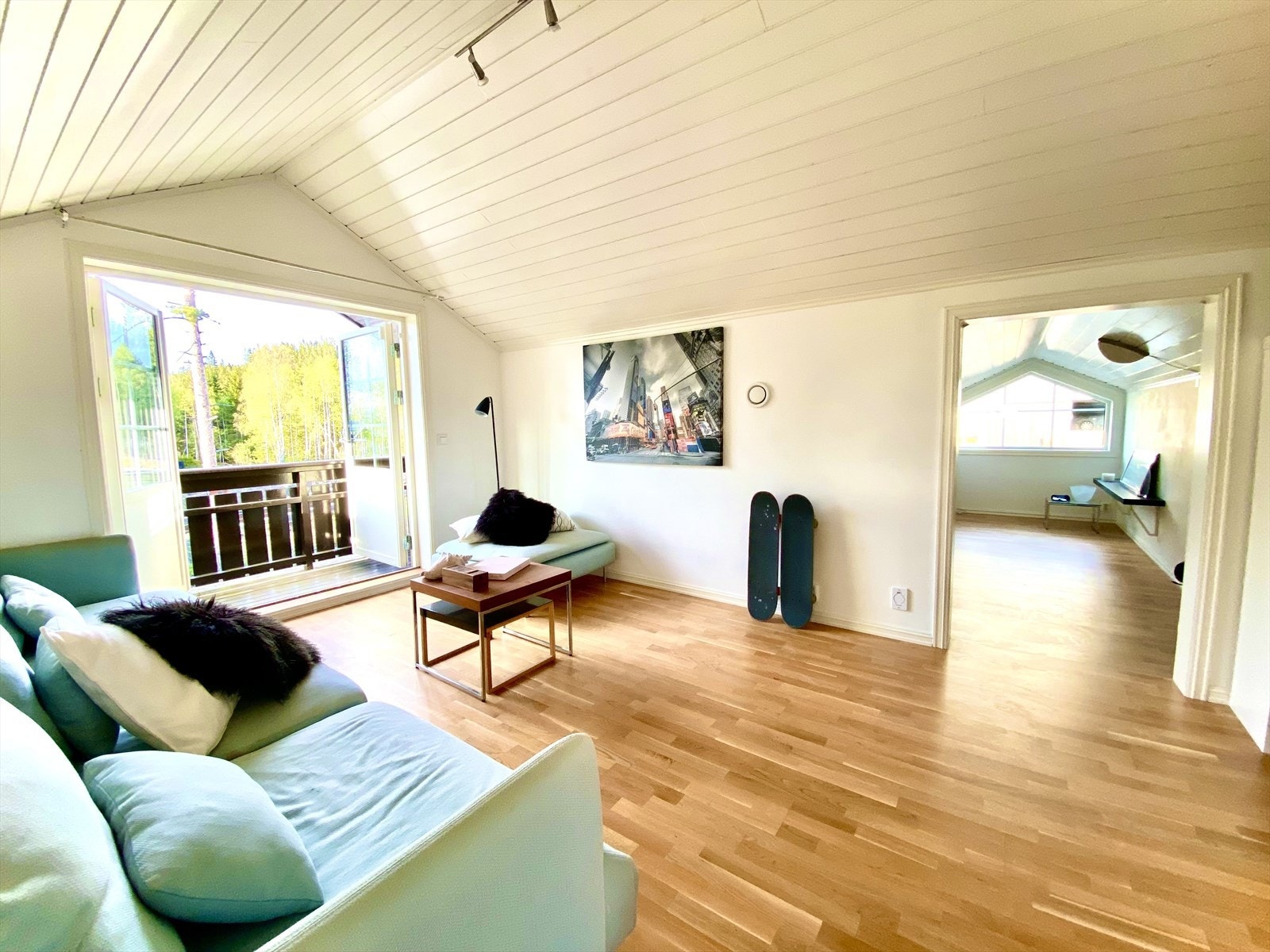 Soverom 5 med dør ut til balkong Galleribilde