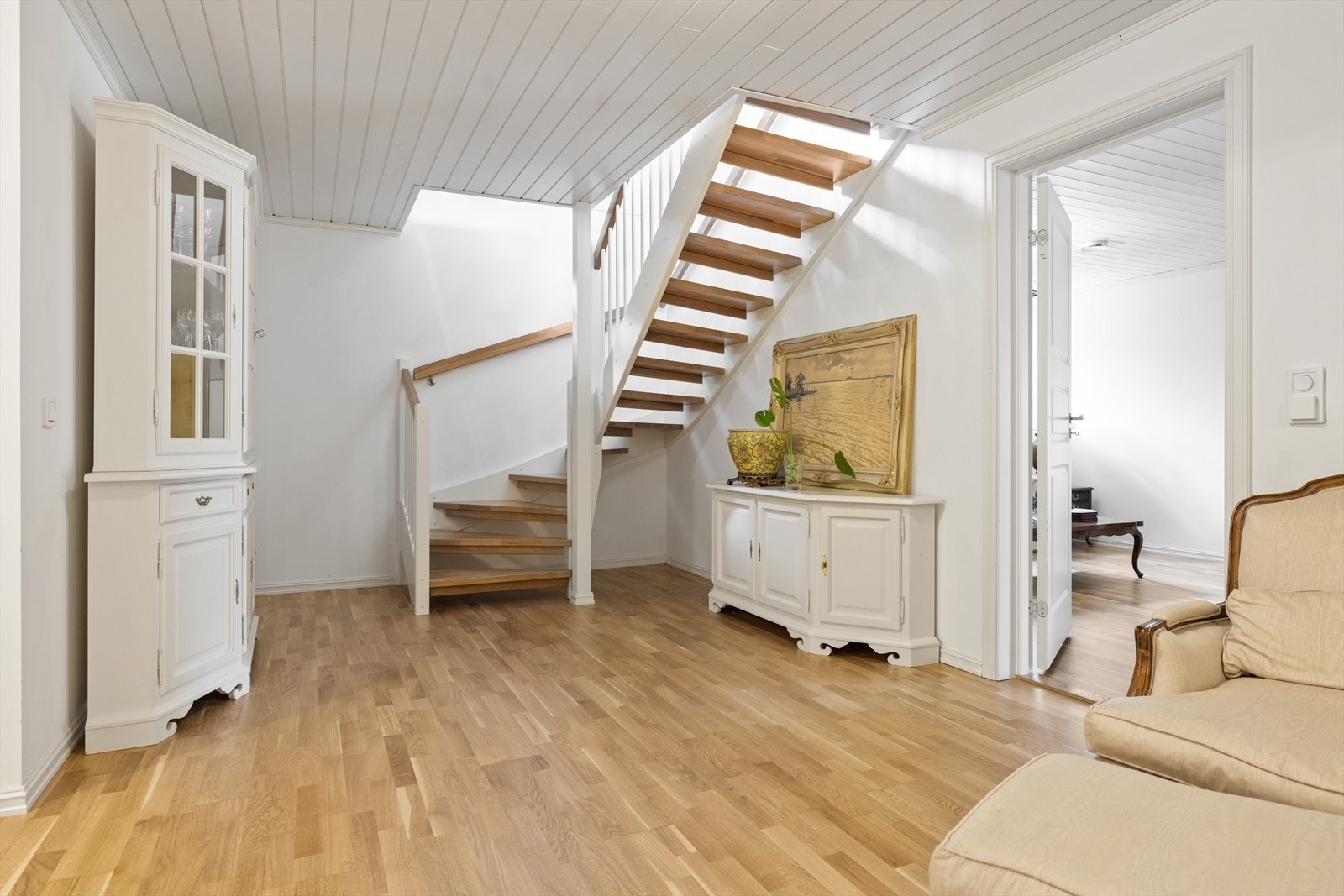 Trappehall i underetasje Galleribilde