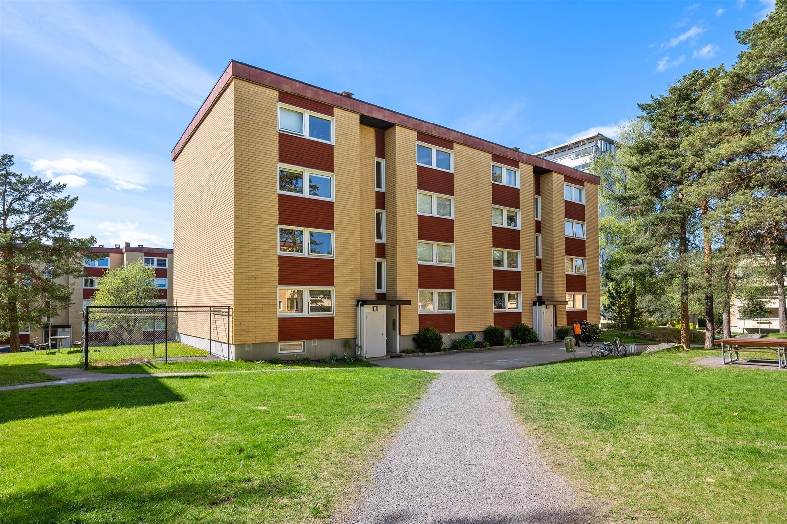 Andelseiere har tilgang til gratis fellesvaskeri og sykkelbod i borettslaget. Galleribilde