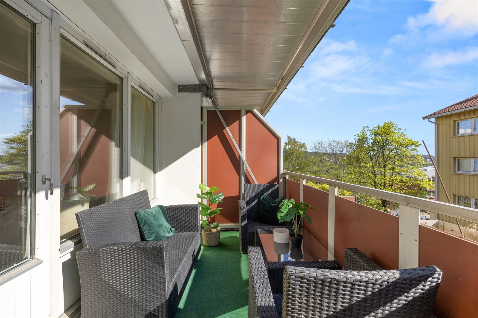 Her har du god plass til utemøbler. Galleribilde