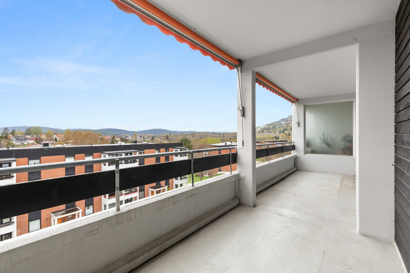 Her har man fantastiske solforhold med sol fra kl. 1400 til solnedgang! Galleribilde