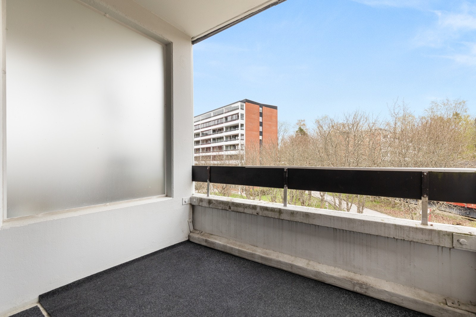 Koselig balkong med formiddagssol - Perfekt plass å nyte morgenkaffen! Galleribilde