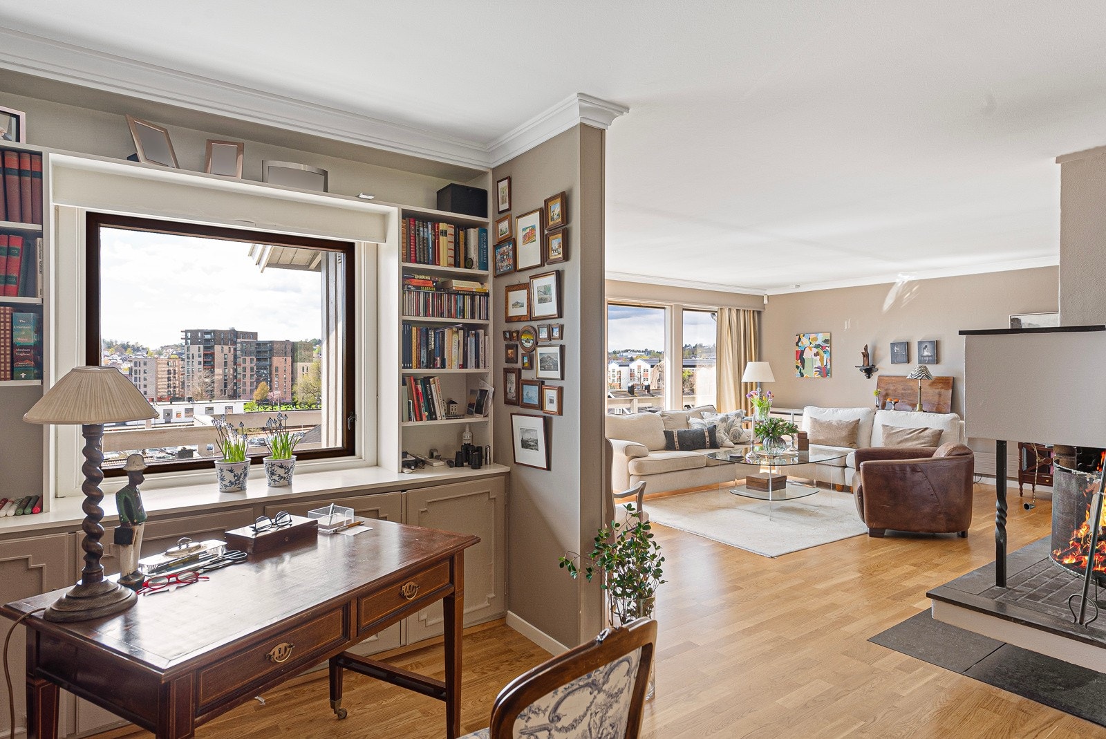 Hjemmekontor med utsikt Galleribilde