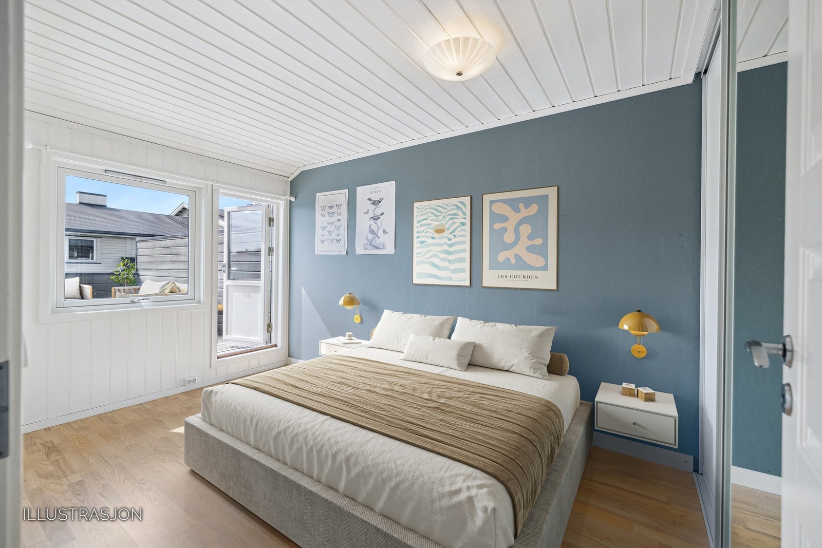 Soverommene er av god størelse for plass til senger og skap. Dette soverommet har utgang til en flott takterasse. Galleribilde