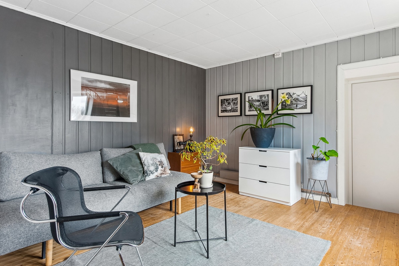 Stue under etg Galleribilde