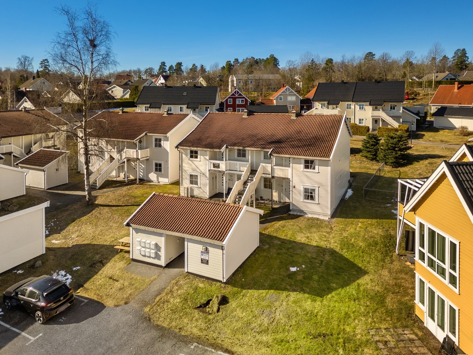 Høytliggende leilighet med gode solforhold og flott utsikt Galleribilde