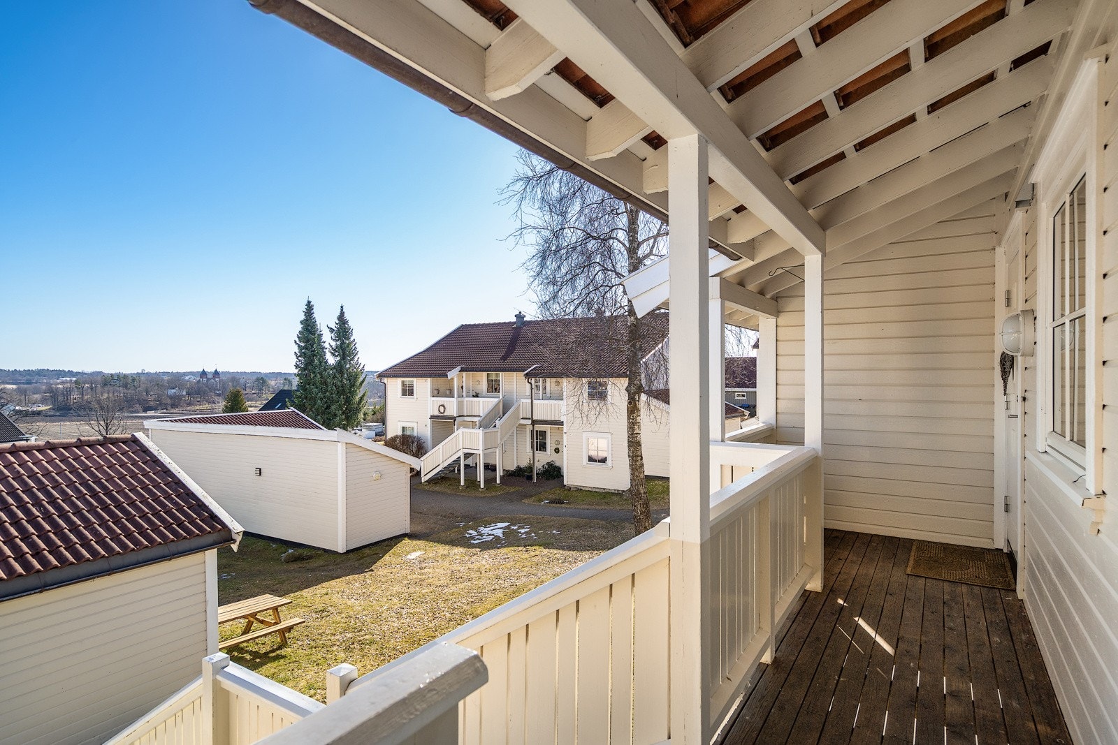 Herlig terrasse ved inngangen Galleribilde