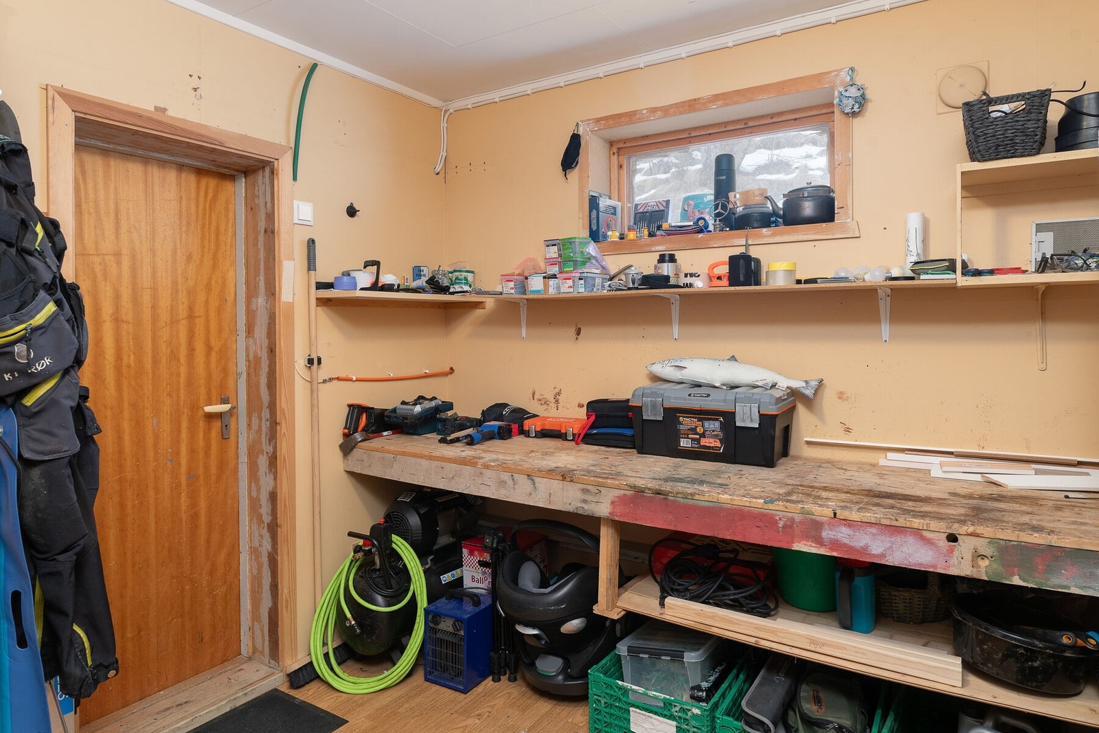 Bod/hobbyrom med utgang til garasje Galleribilde