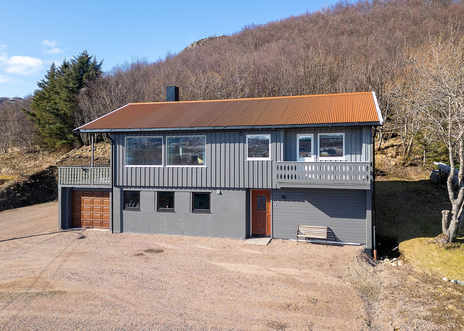 En innholdsrik enebolig på Eidet som er stedvis påkostet i senere år Galleribilde