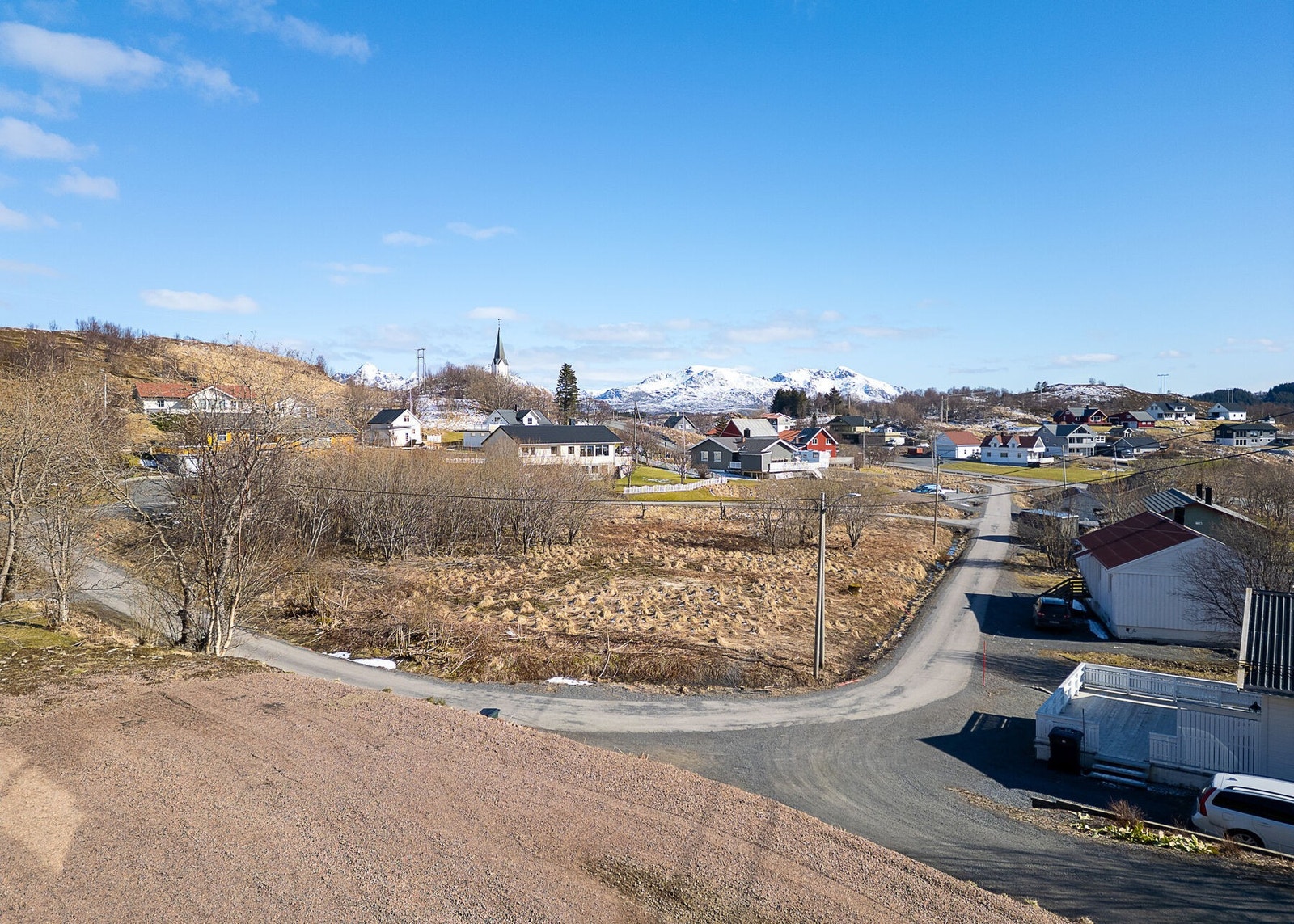 Uteområdet er i senere tid opparbeidet med større gårdsplass Galleribilde