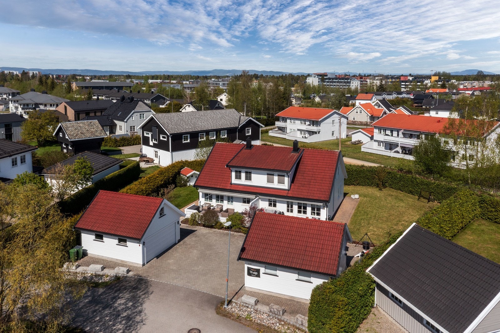 Området er velatablert og attraktivr. Svært barnevennlig. Godt og trygt naolag. Galleribilde