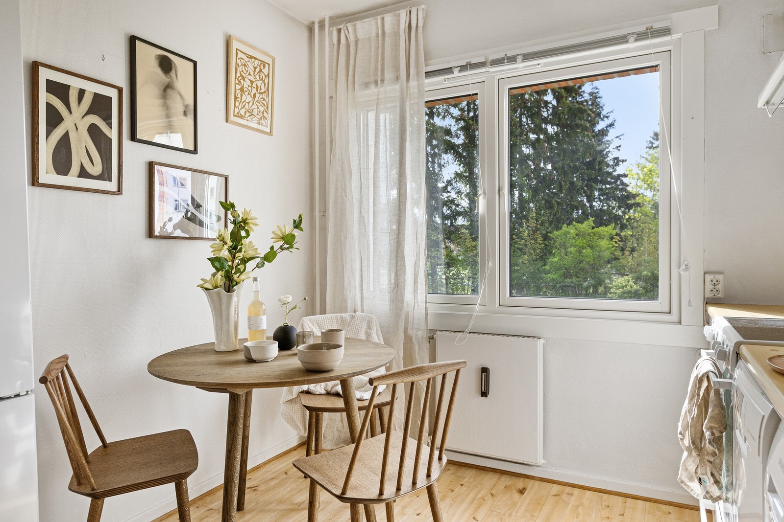 Det er god plass til et spisebord. Galleribilde