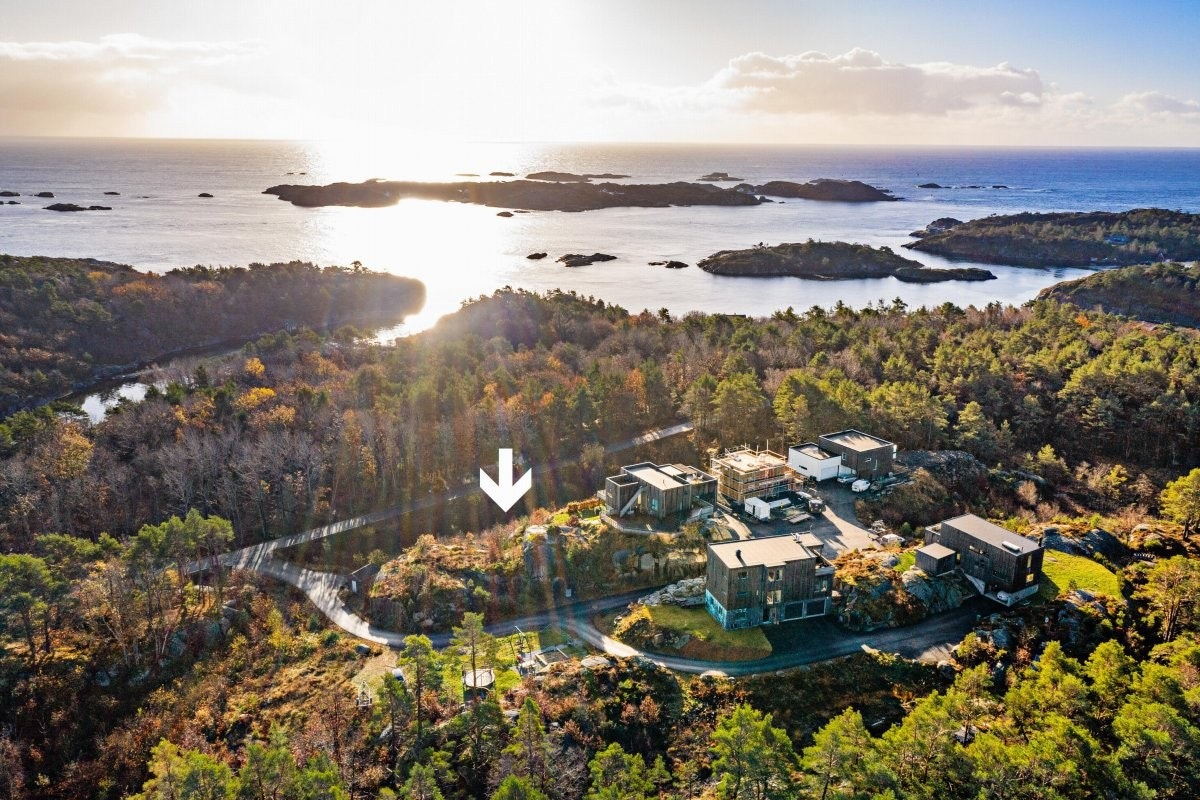 Tidligere dronebilde over området - som ligger kun 150 meter i luftlinje fra sjøen Galleribilde